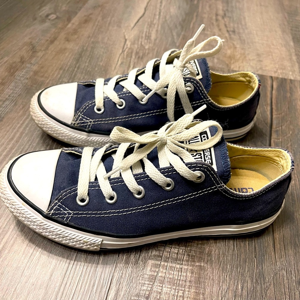 Girls blue chucks